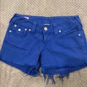 - Women’s shorts